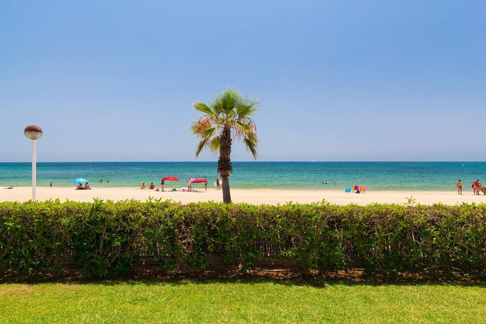 UHC Casa Family Geranis House in Cambrils