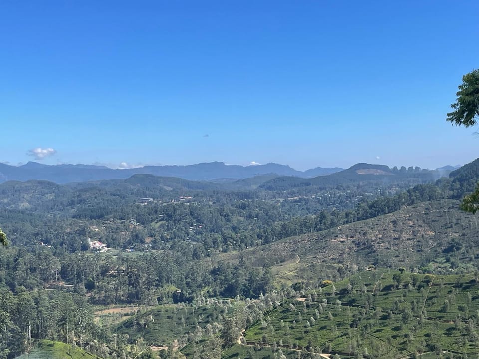 MUNRO HAPUTALE lucky restaurant Bed and Breakfast in Uva Province, Sri Lanka