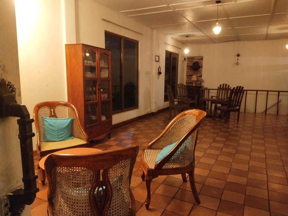 MUNRO HAPUTALE lucky restaurant Bed and Breakfast in Uva Province, Sri Lanka