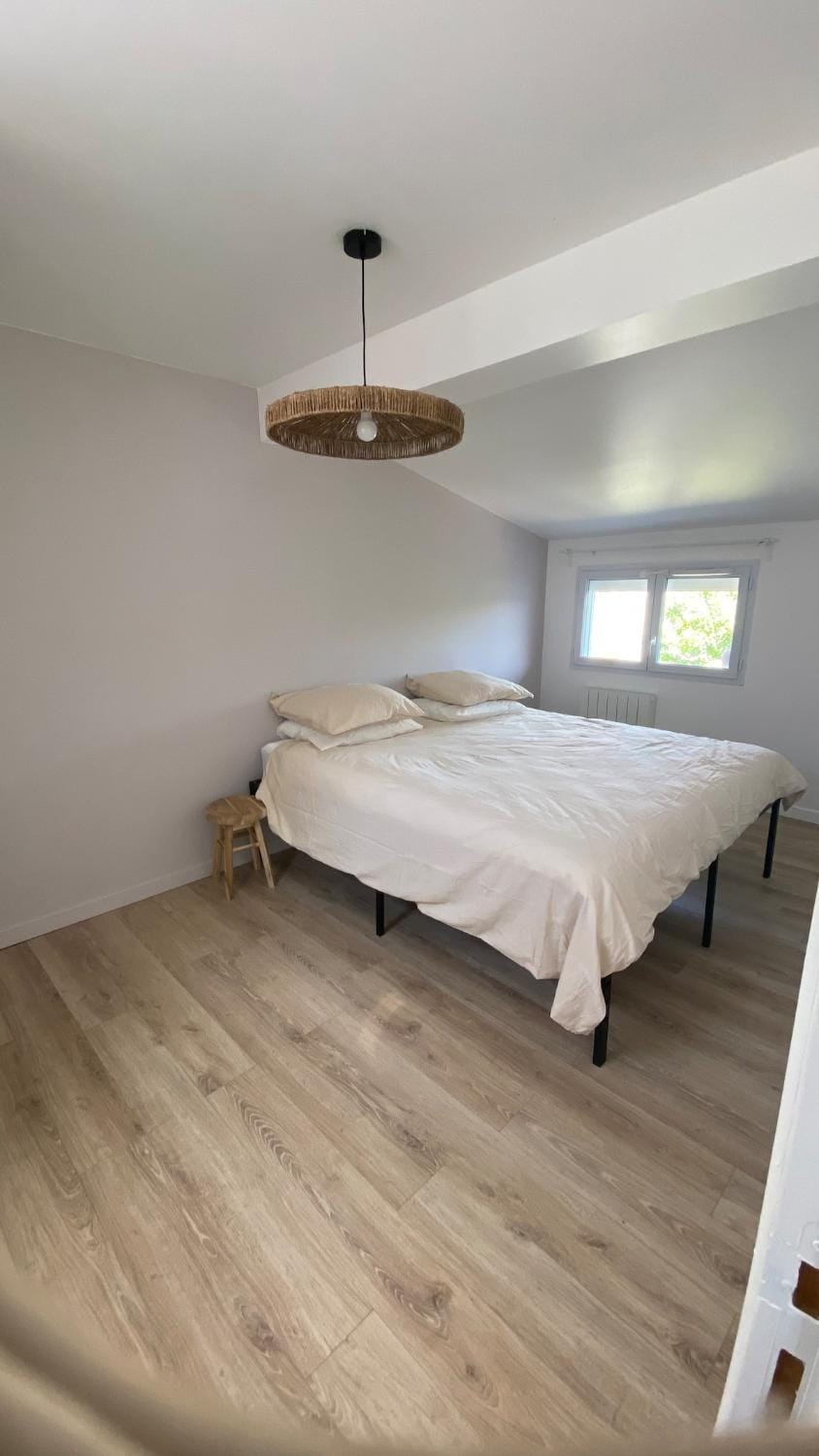 Duplex 3 bedrooms King size bed Apartment in Gagny