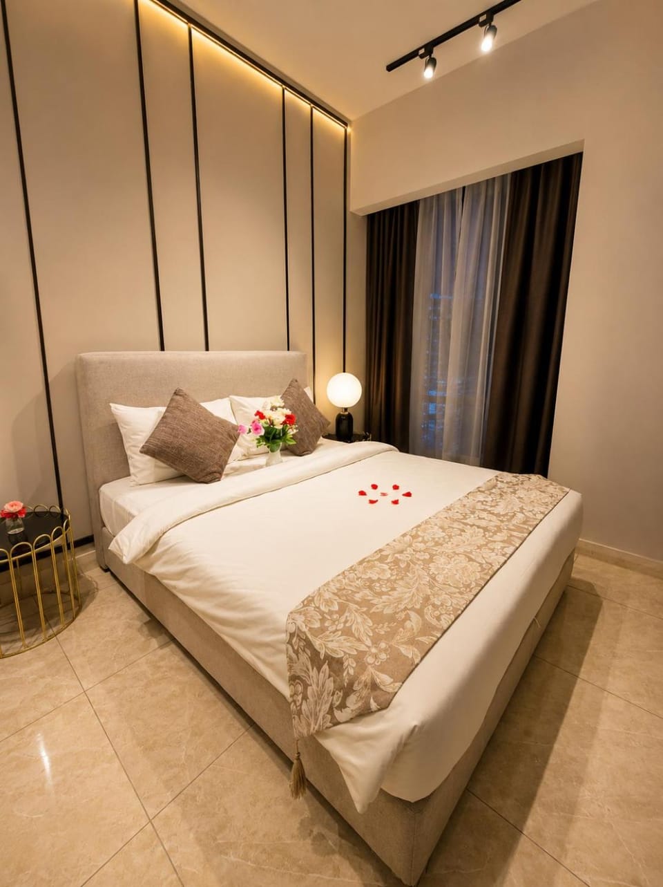 Bed, Photo of the whole room, Bedroom