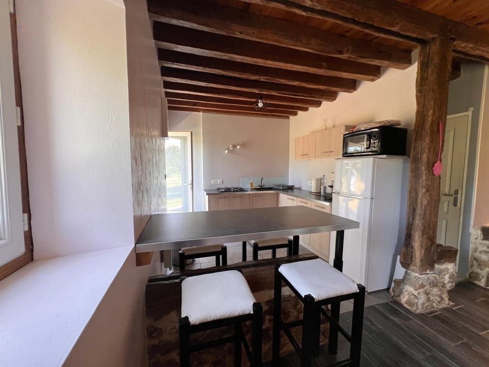Property building, Kitchen or kitchenette, Living room