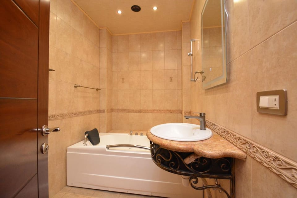 Shower, Bath