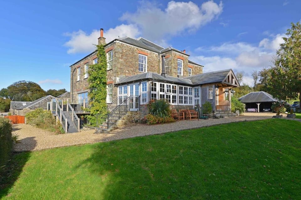 Devon Cornwall Border Country Estate House in West Devon District