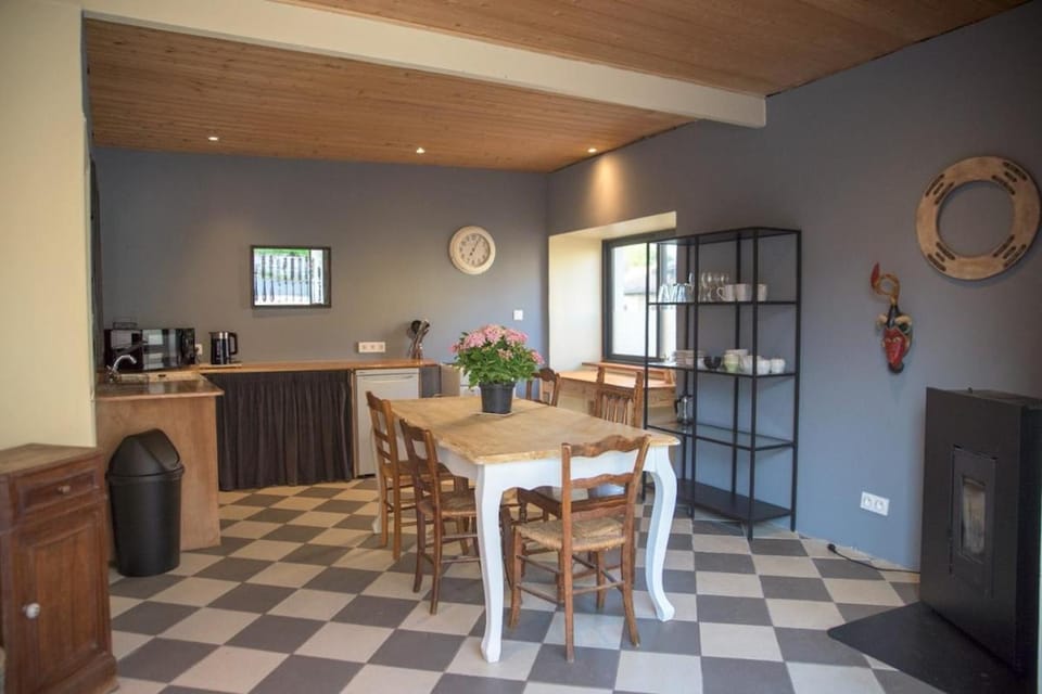 Cosy Gîte au Cœur de Fournols House in Auvergne-Rhône-Alpes