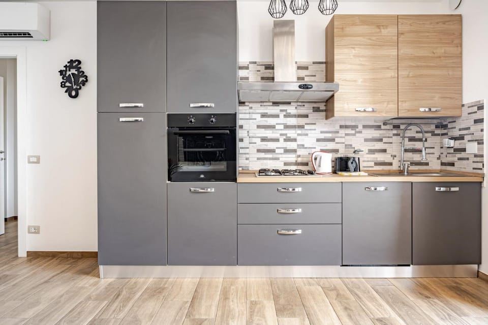 Kitchen or kitchenette, dishwasher, minibar, oven, pet friendly, stove