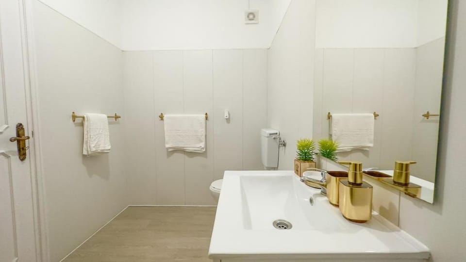 Quarto Privado estoril Apartment in Lisbon District