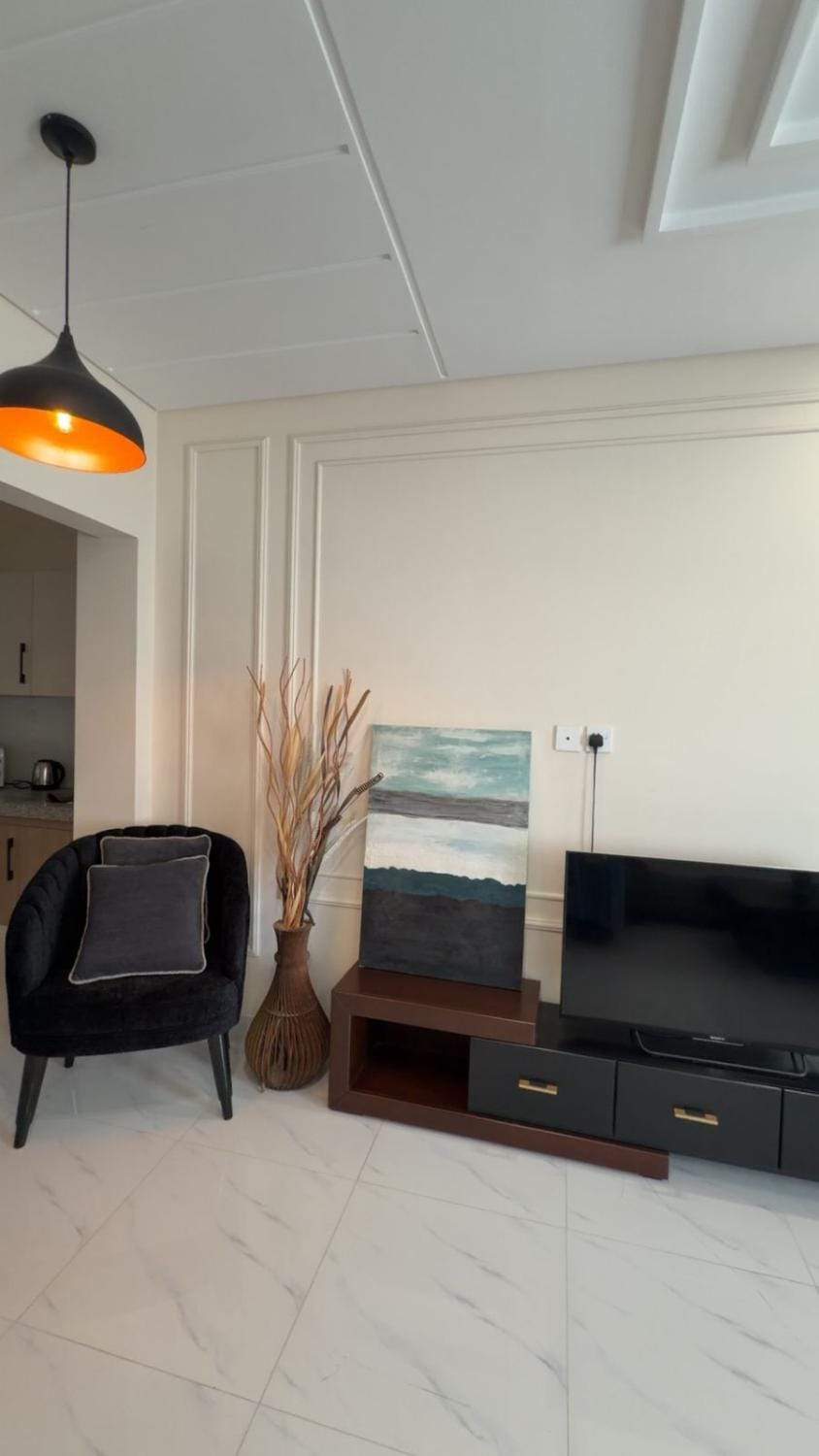 Luxury 2 Bed Faisalabad Wifi AC Family Friendly Apartment in Punjab