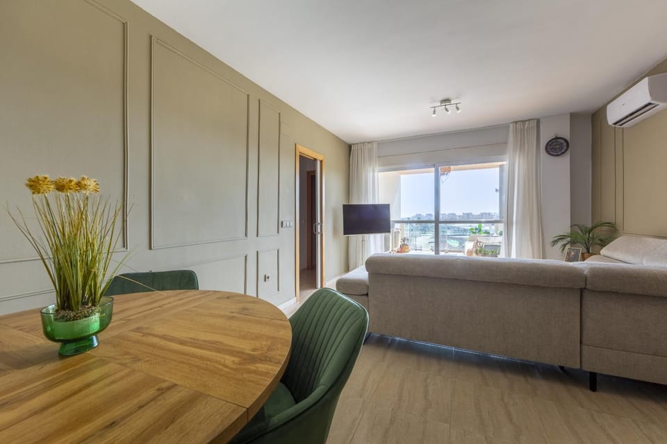 Living room, Photo of the whole room, Dining area, air conditioner