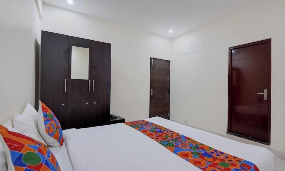 Silver leaf Grand Hotel in Bengaluru