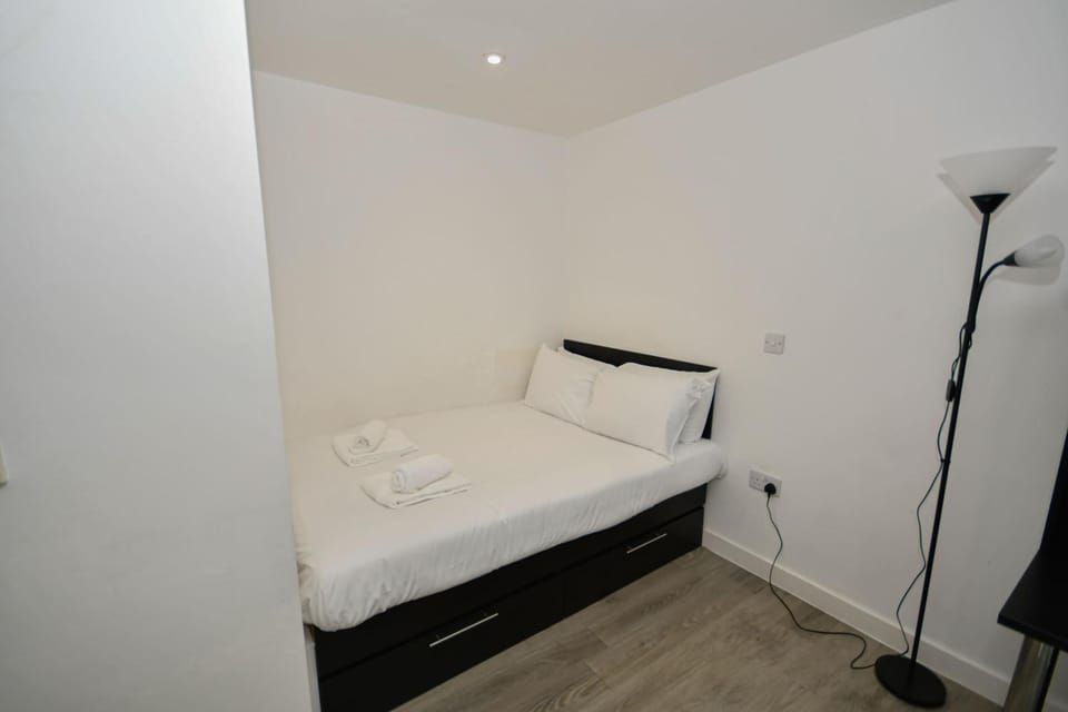 Spacious & Bright Studio in Central Sheffield Apartment in Sheffield