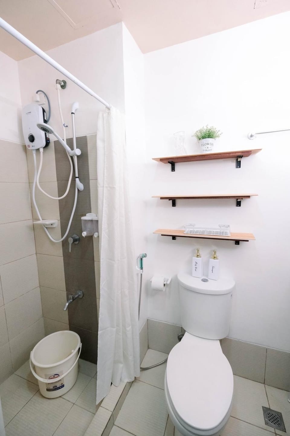 4-Pax Tagaytay Studio with Pool and Parking Option Apartment in Tagaytay