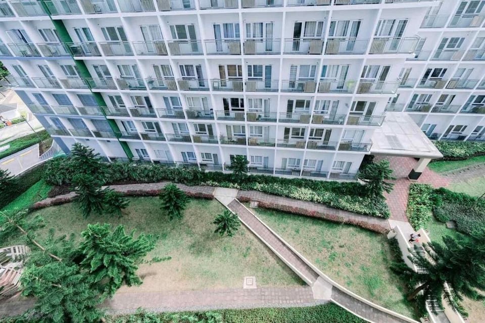 4-Pax Tagaytay Studio with Pool and Parking Option Apartment in Tagaytay
