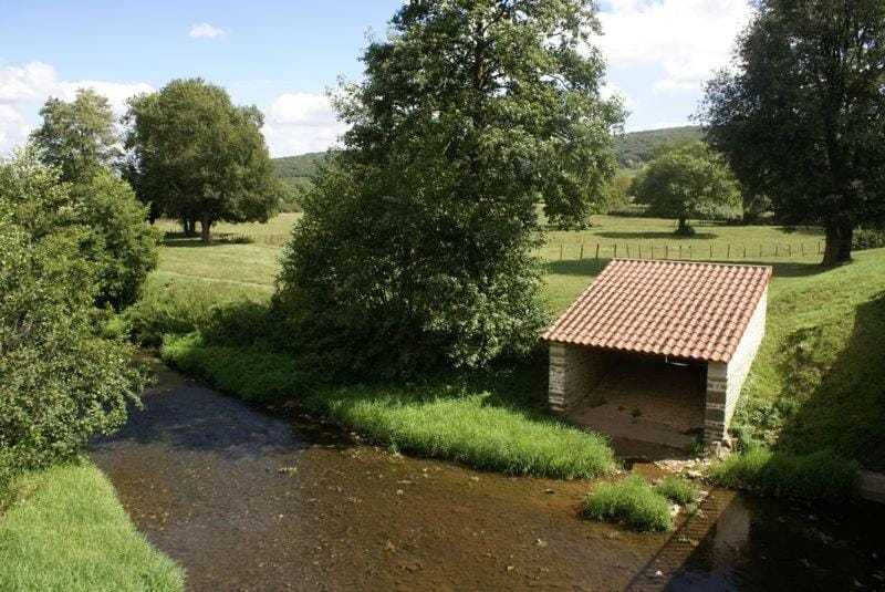 La Ferme d'Annemarie - 300 year old farmhouse in French wine country Bed and Breakfast in Bourgogne-Franche-Comté