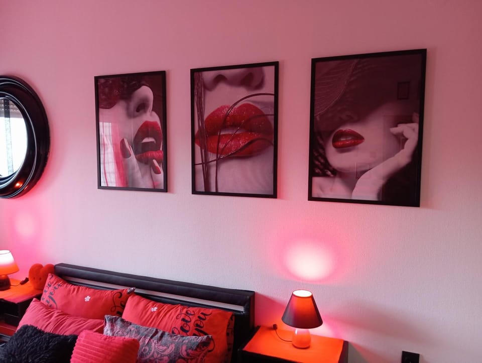 Bed, Decorative detail, Bedroom