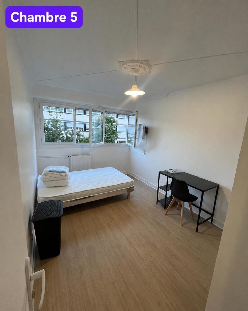 Chambre meublée dans un appartement en colocation Vacation rental in Pontoise