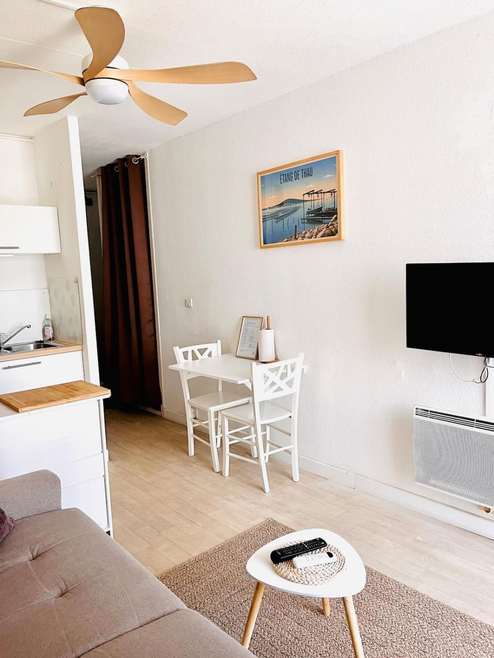 Communal lounge/ TV room, Kitchen or kitchenette, Living room, Dining area