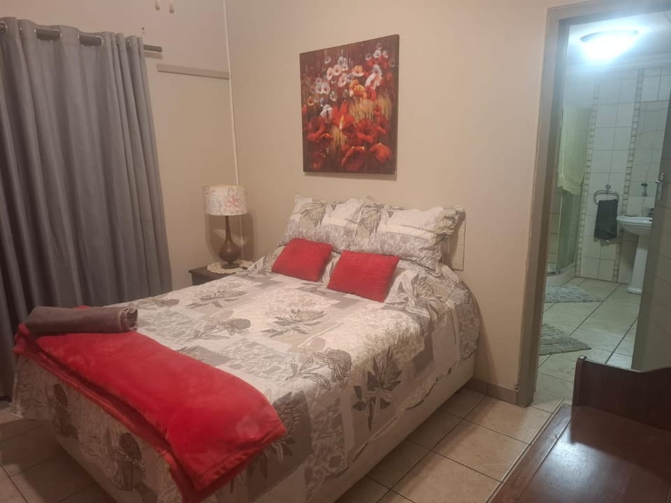 Rest-a-While Guest Rooms Bed and Breakfast in North West, South Africa
