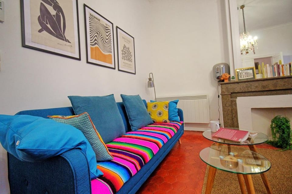 Maison Carrée 2 ch Hyper center Apartment in Nimes