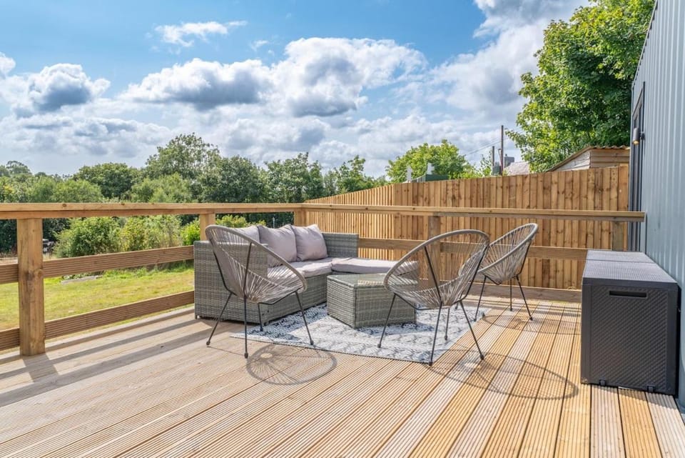 Modern Tiny Home with Hot Tub House in Saint Florence