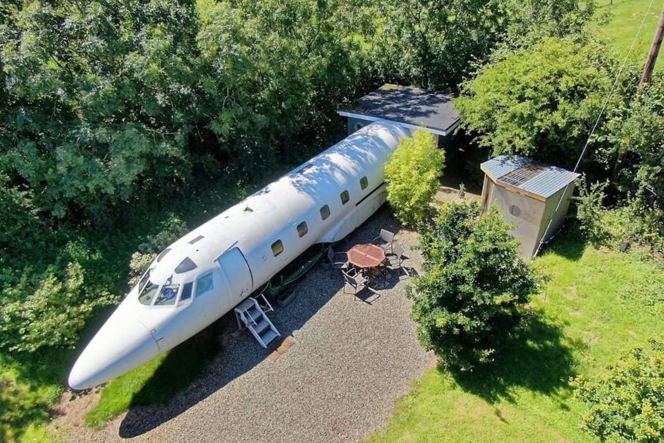 Howard Hughes Vintage Private Jet Stay House in Saint Florence