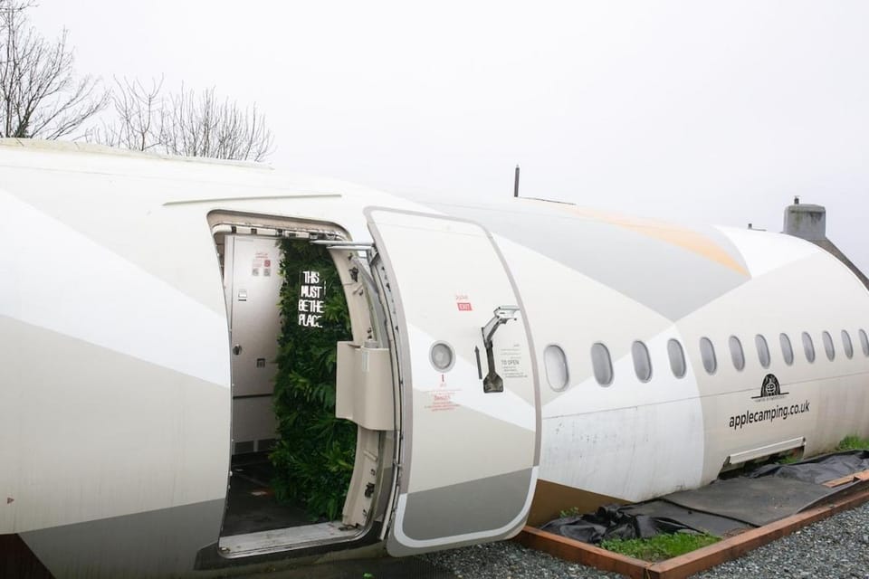 Private Airbus A320 Hot Tub Jet Stay House in Saint Florence