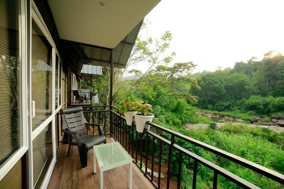 Natural landscape, Balcony/Terrace, Seating area, Garden view, Mountain view, River view