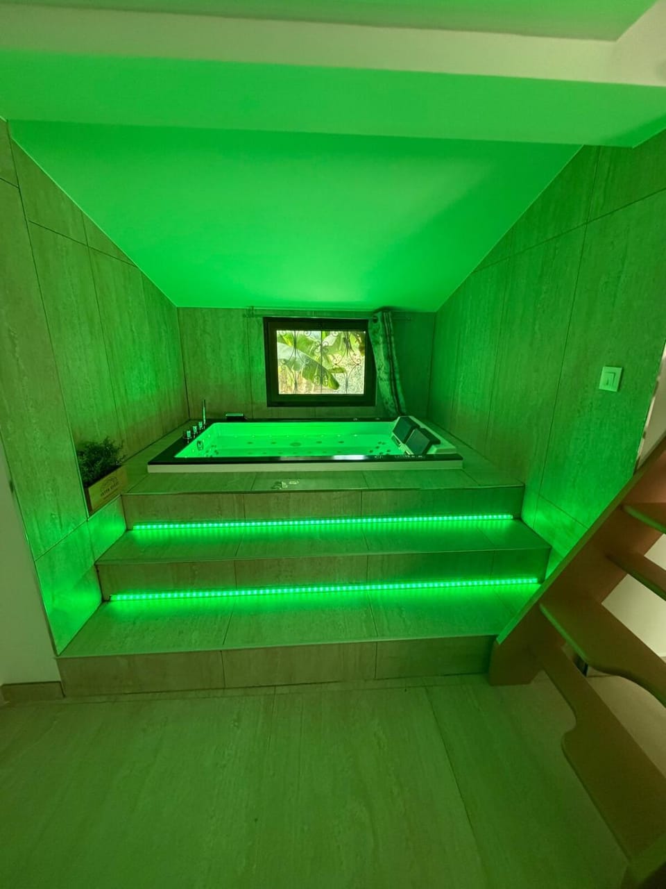 L'Escapade XXL - Balnéo, Cinéma Netflix & Jardin Apartment in Montigny-le-Bretonneux