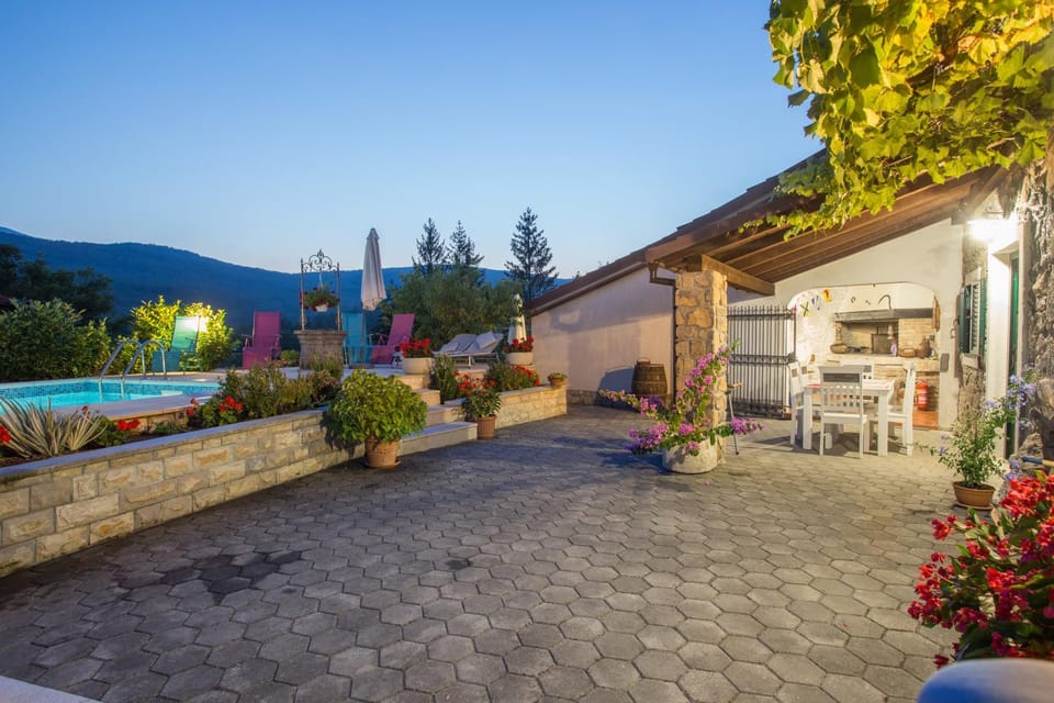 Patio, BBQ facilities, Balcony/Terrace, Swimming pool