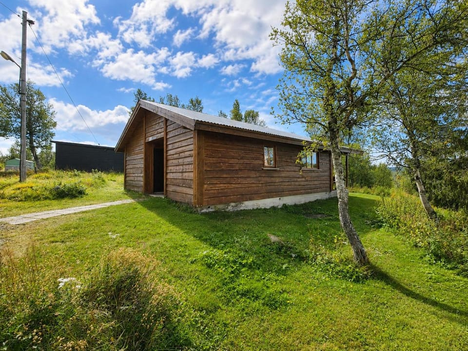 Property building, Spring, Day, Natural landscape, Garden, Garden view