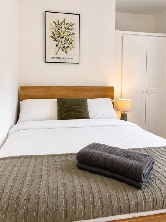 ST3- Canterbury Ensuite Room, Parking, Wifi Apartment in Canterbury