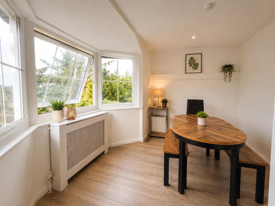 ST3- Canterbury Ensuite Room, Parking, Wifi Apartment in Canterbury