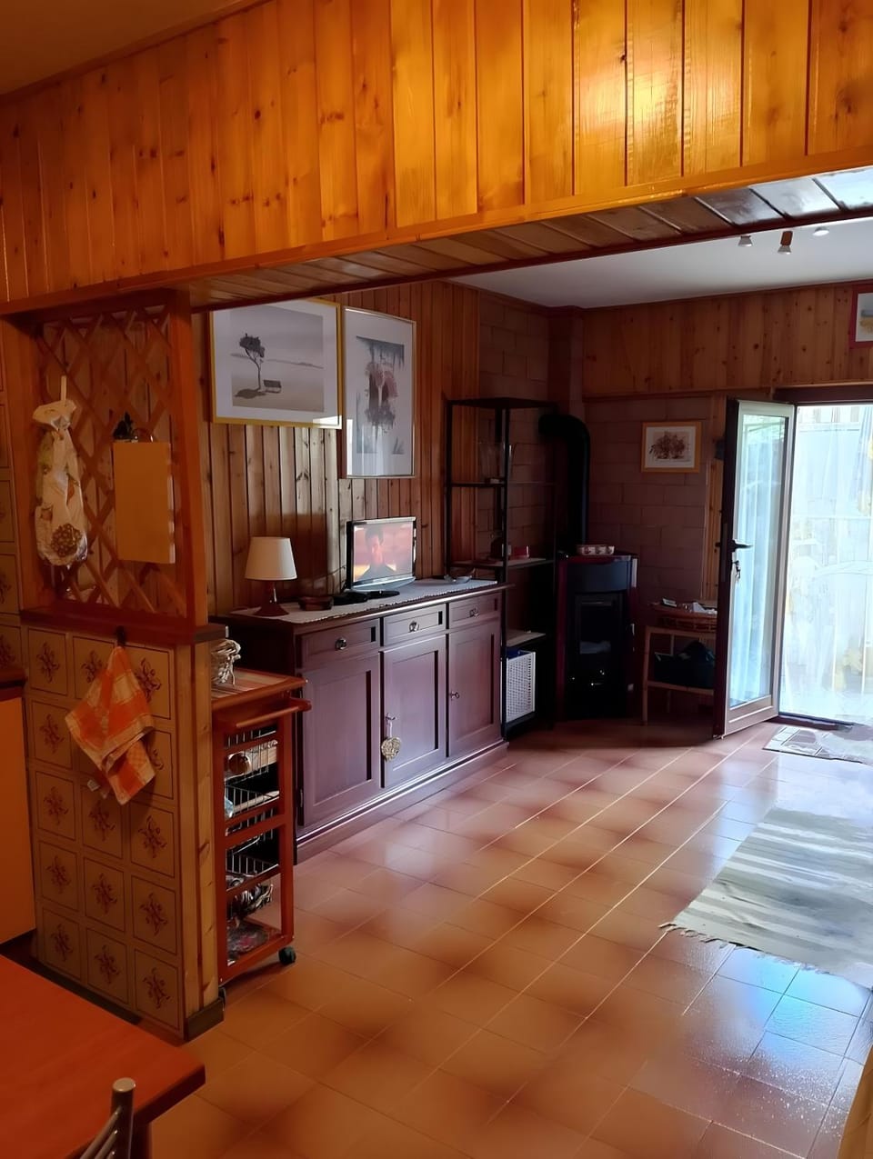 Kitchen or kitchenette, Living room