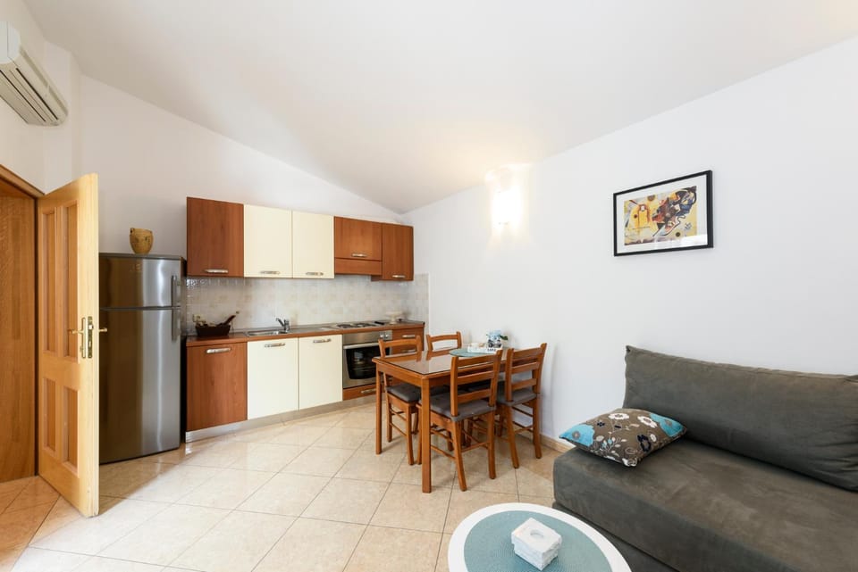 Kitchen or kitchenette, Living room, Dining area