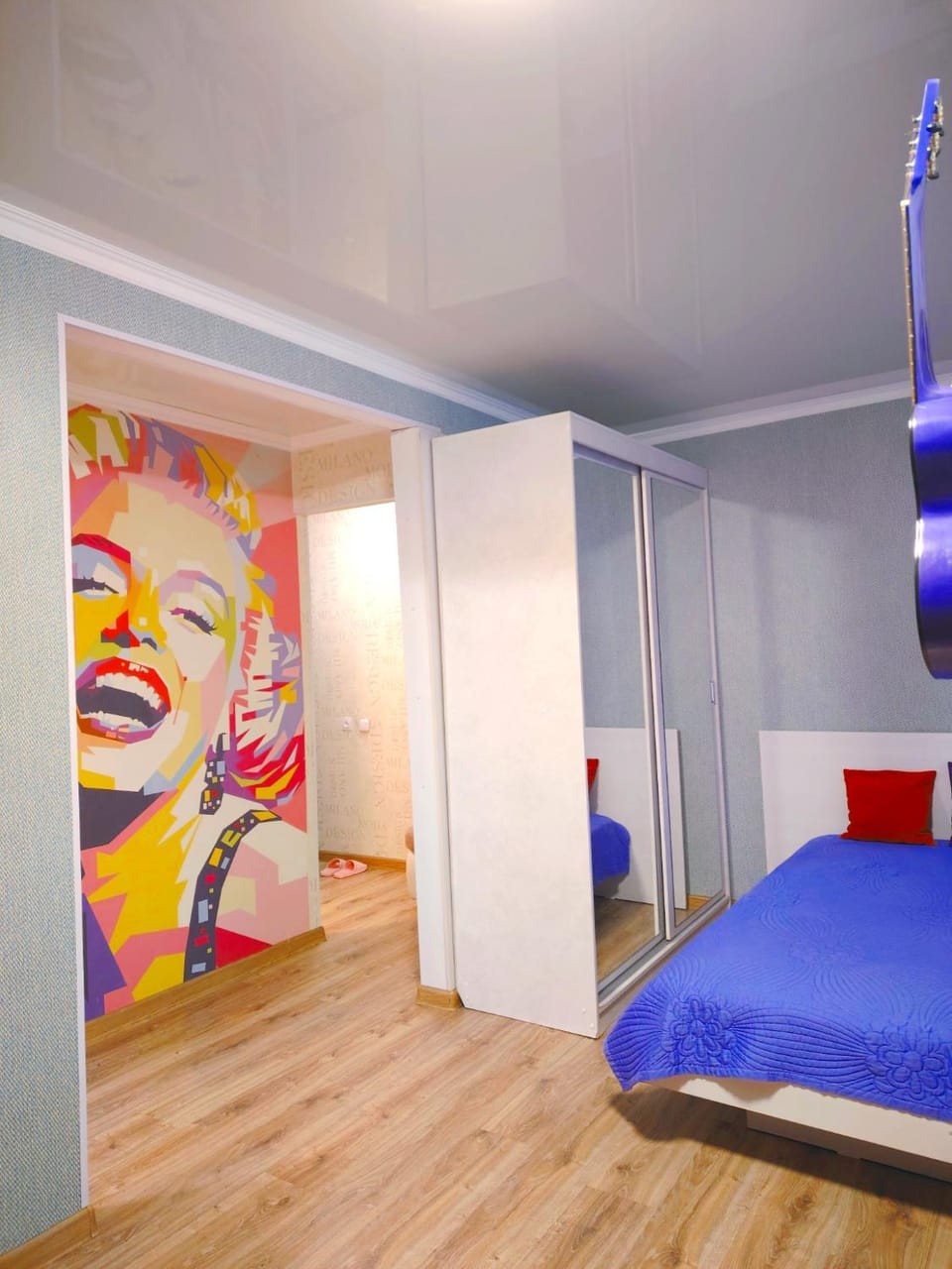 Bed, Photo of the whole room, wardrobe