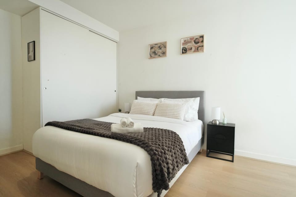 Bed, Bedroom, wardrobe