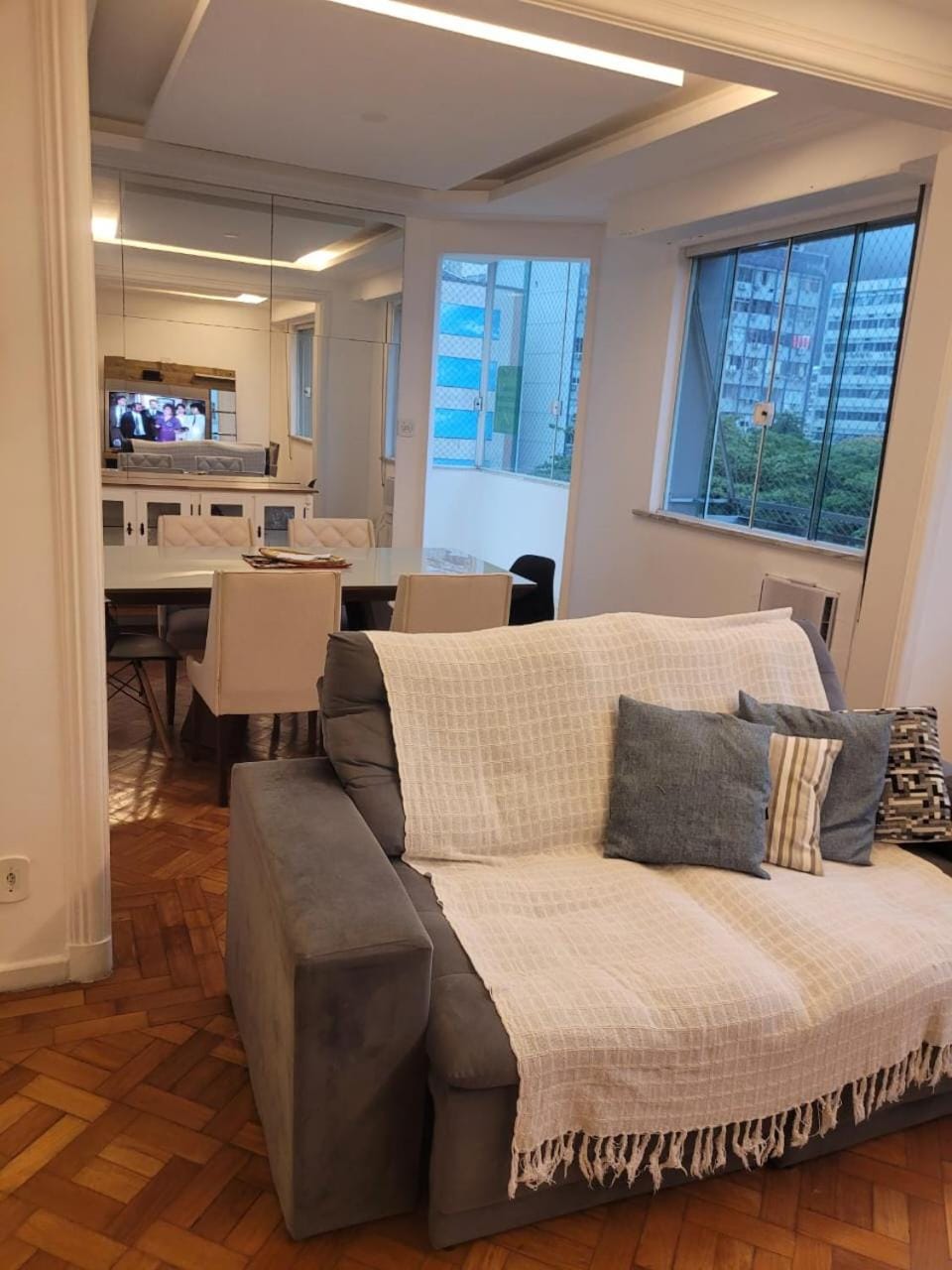 Spacious Copacabana Apartment - Steps from the Beach & Cristo View Apartment in Rio de Janeiro