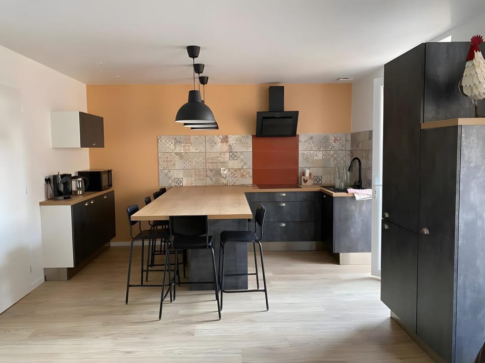 Kitchen or kitchenette, Living room