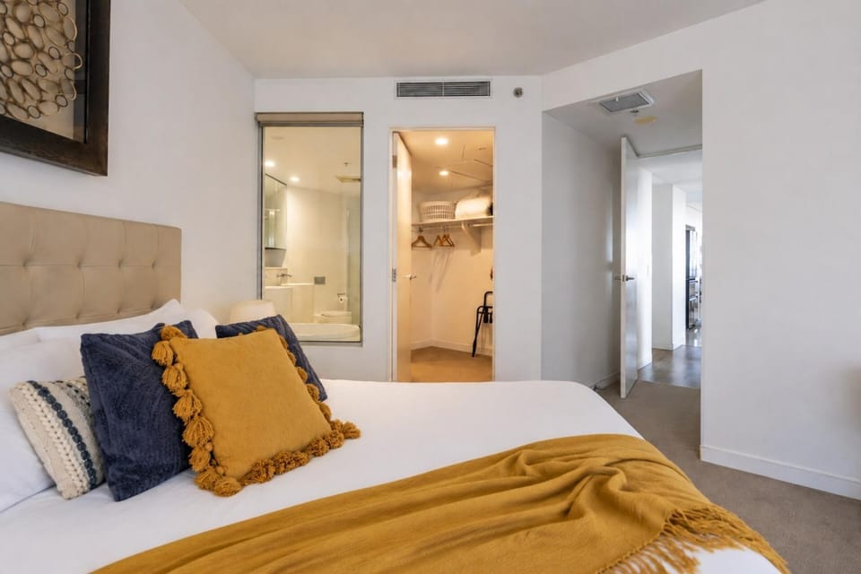 Ocean Mornings at Oracle 2BR Above Broadbeach Apartment in Gold Coast