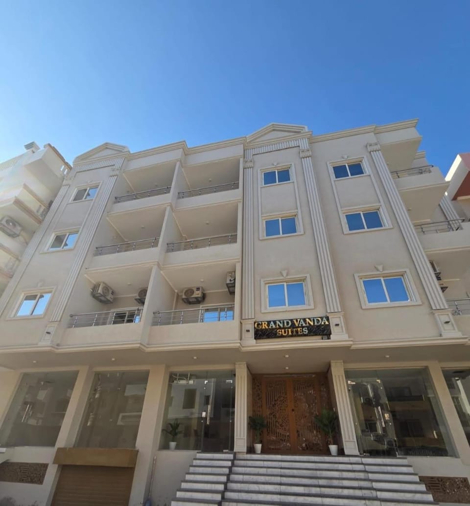 Property building, Day