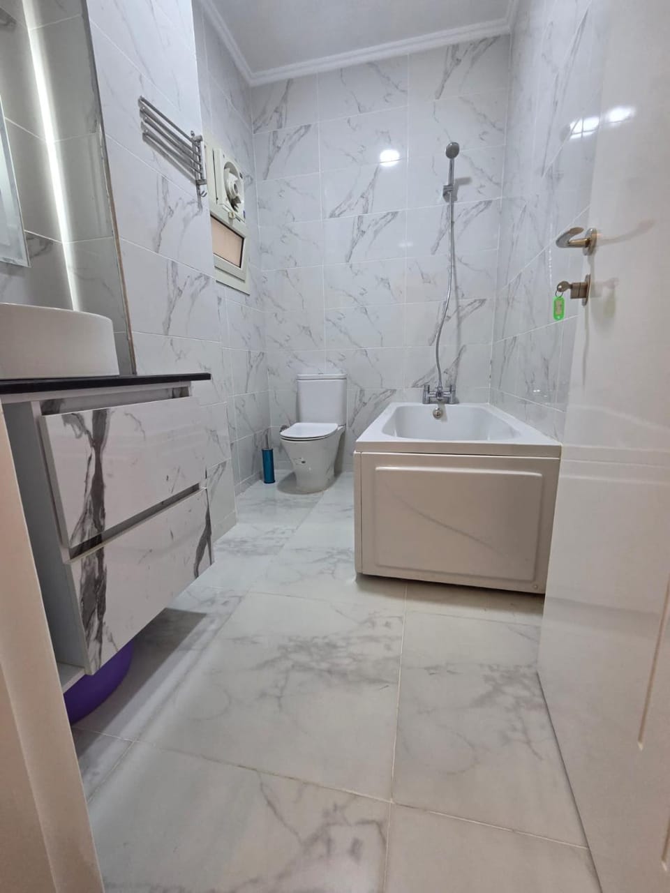 Toilet, Bath