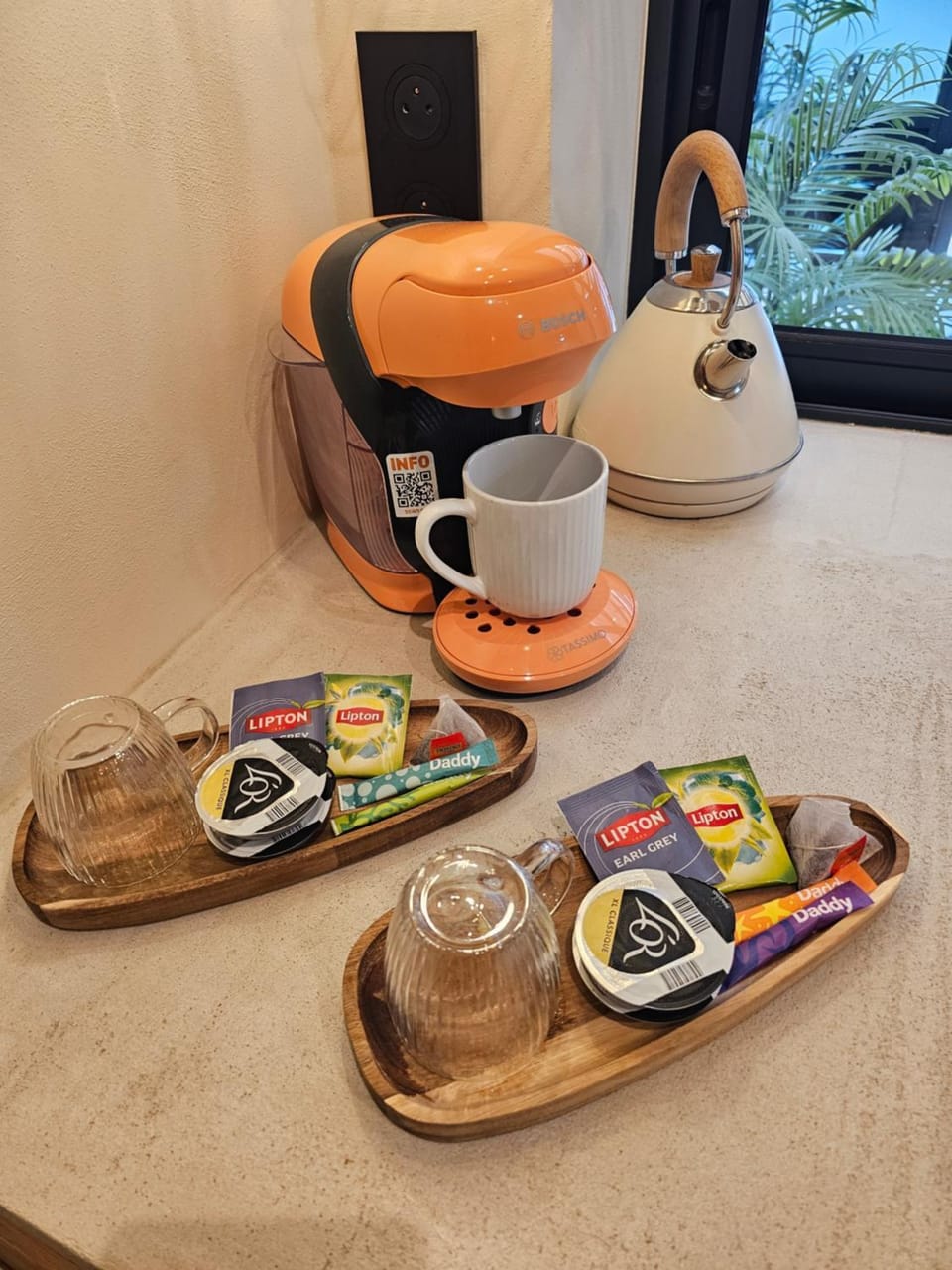 Coffee/tea facilities