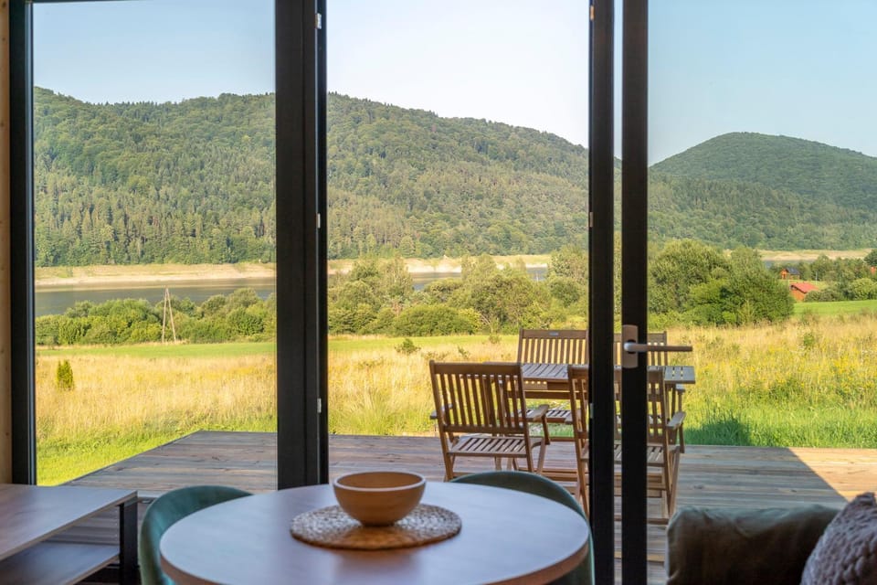 Osada Klimkówka nad jeziorem z widokiem na góry Chalet in Lesser Poland Voivodeship