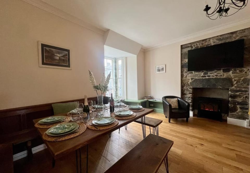 Llanwrst Apartment Sleeps 10 Beautiful Maisonette Apartment Apartment in Bro Garmon