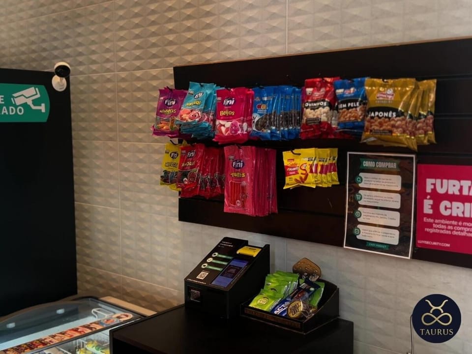 Supermarket/grocery shop, vending machine