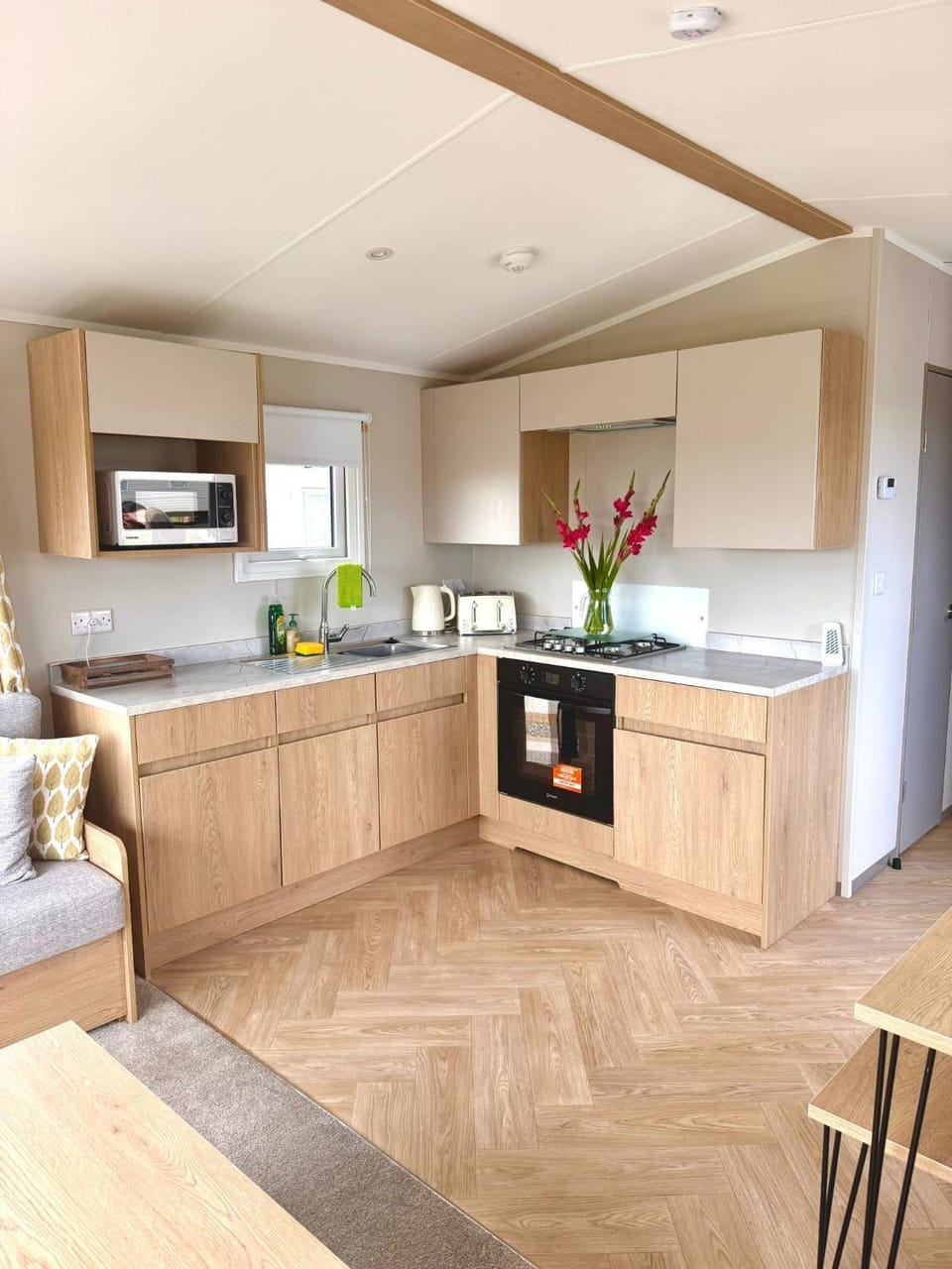Kitchen or kitchenette, pet friendly, stove