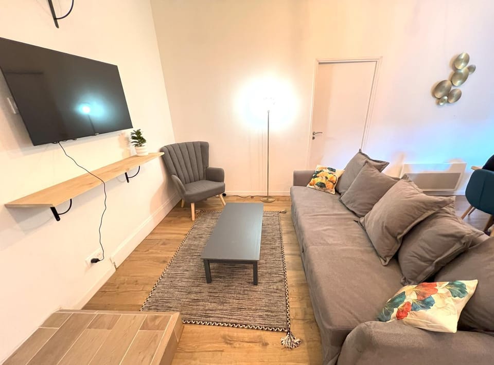 LAMENNAIS GRAND - Renovated Rennes 8 pers Apartment in Rennes