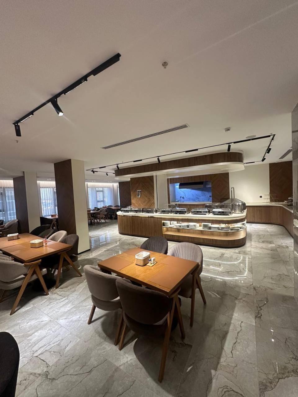 Restaurant/places to eat, Banquet/Function facilities, Seating area