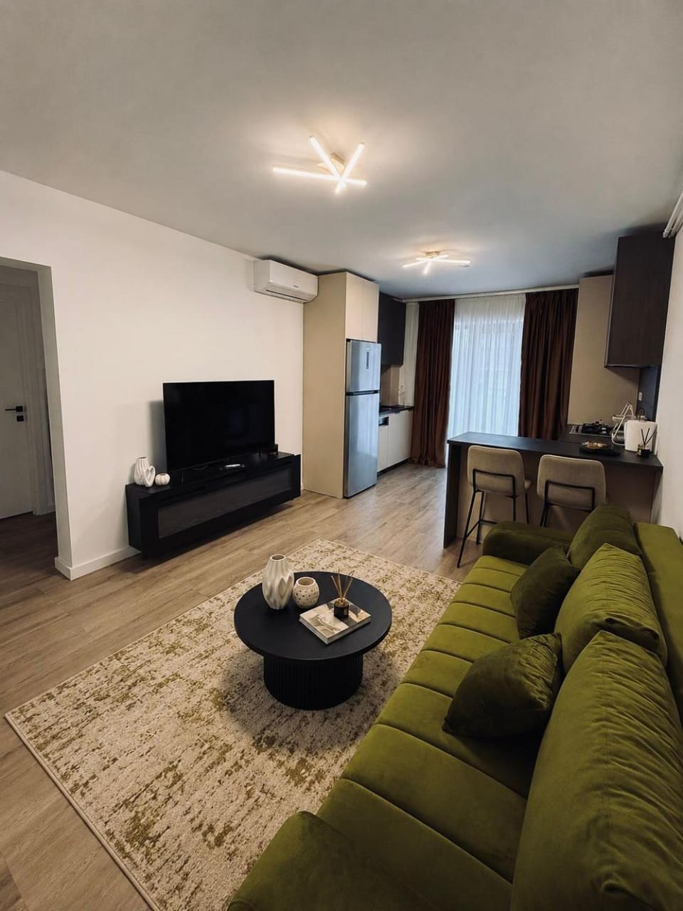Communal lounge/ TV room, TV and multimedia, Kitchen or kitchenette, Living room, Seating area