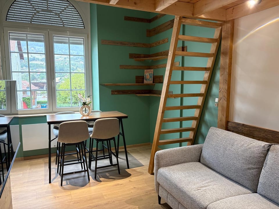 Living room, Seating area